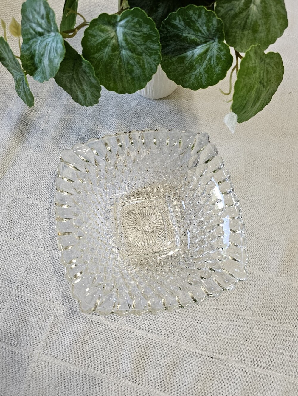 Vintage Indiana Glass Diamond-Cut Decorative Serving Bowl - Picture 2 of 7